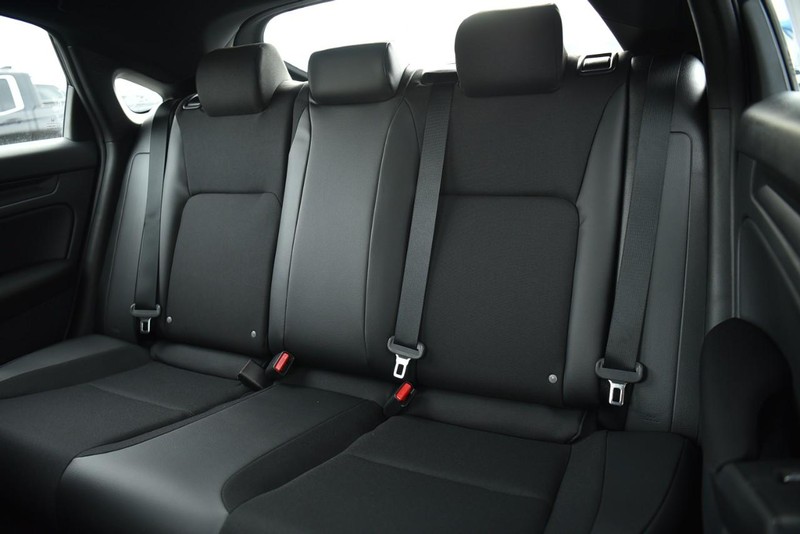Honda Civic Hatchback Vehicle Image 21