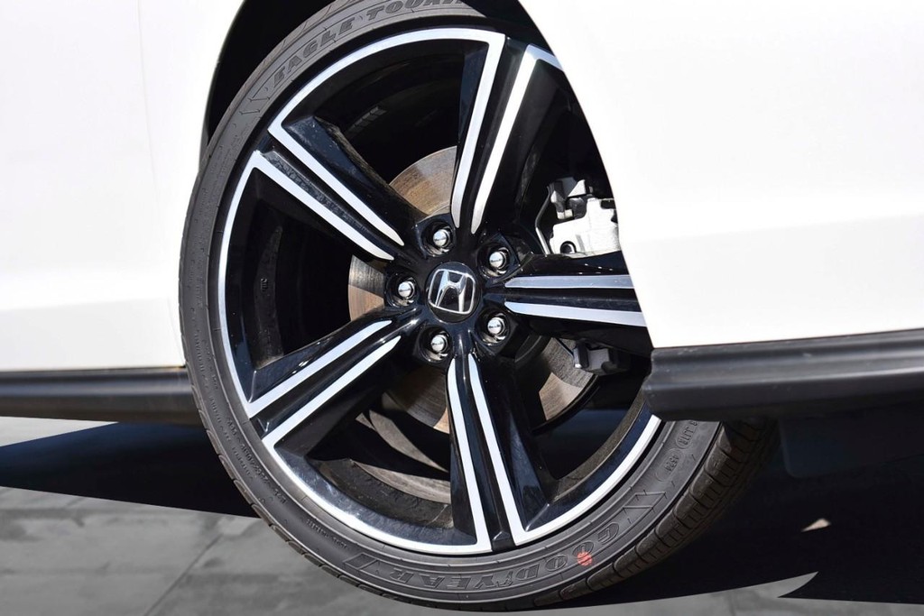 Honda Accord Hybrid Vehicle Image 03