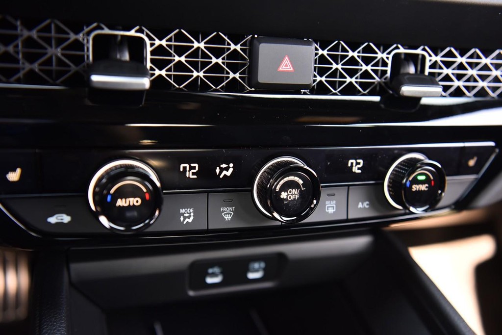 Honda Accord Hybrid Vehicle Image 12