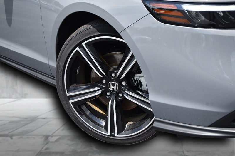 Honda Accord Hybrid Vehicle Image 03