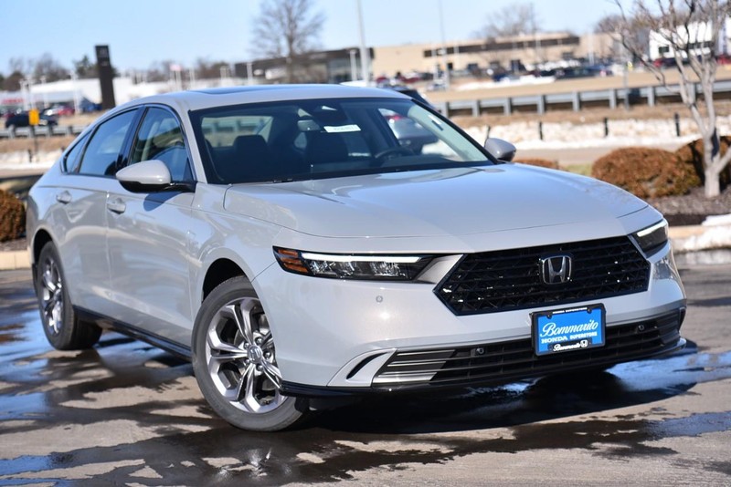 Honda Accord Hybrid Vehicle Image 02