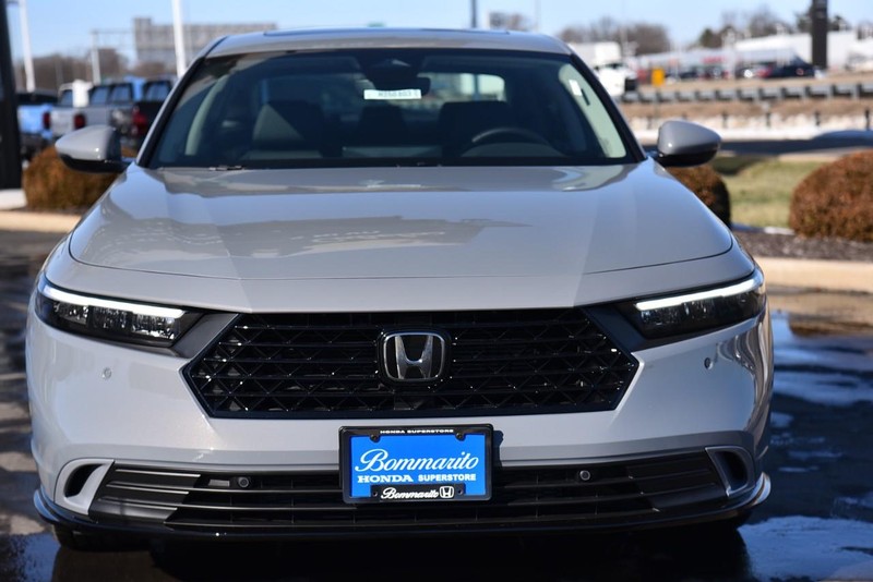 Honda Accord Hybrid Vehicle Image 04