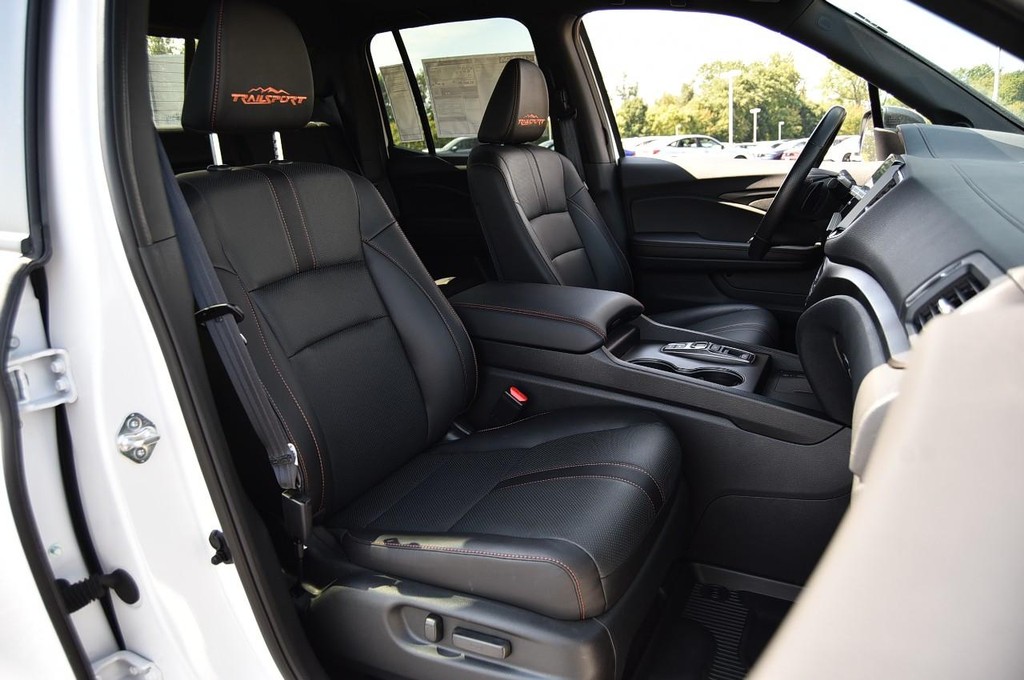 Honda Ridgeline Vehicle Image 25