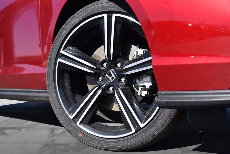 Honda Accord Hybrid Vehicle Image 03