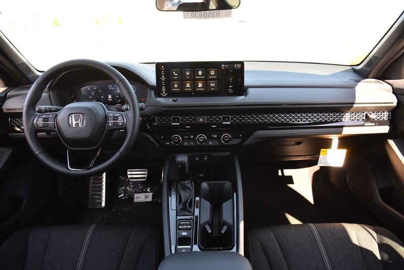 Honda Accord Hybrid Vehicle Image 07