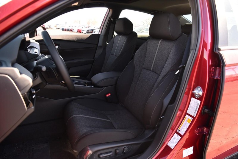 Honda Accord Hybrid Vehicle Image 18