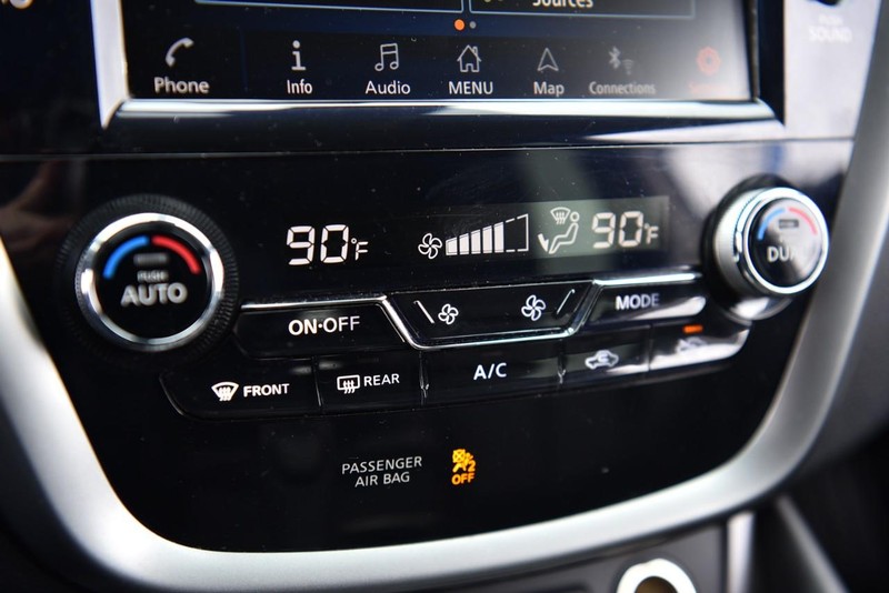 Nissan Murano Vehicle Image 15