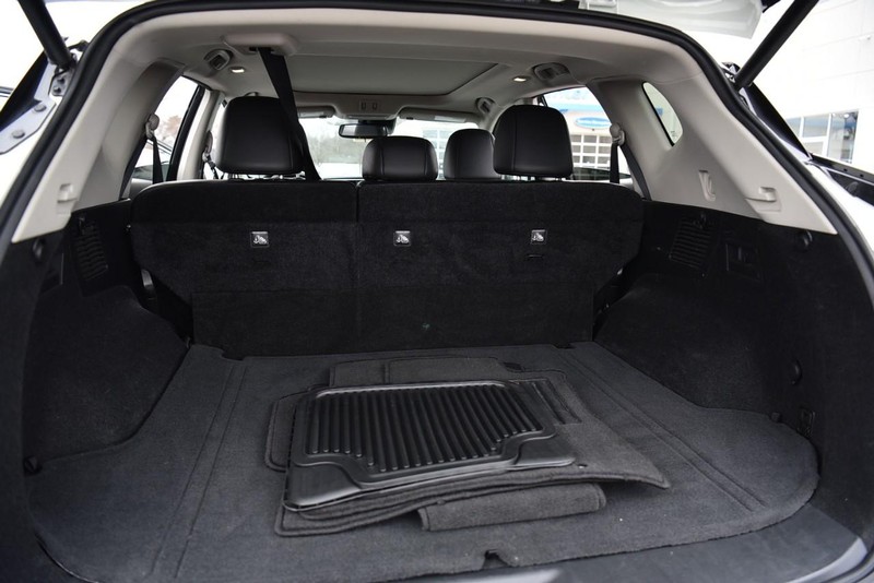 Nissan Murano Vehicle Image 25