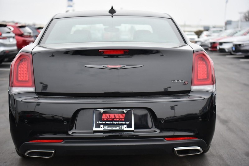 Chrysler 300 Vehicle Image 06