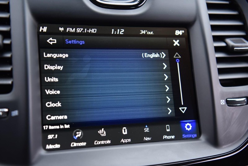 Chrysler 300 Vehicle Image 16