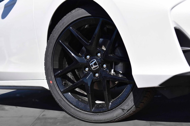 Honda Civic Hatchback Vehicle Image 03