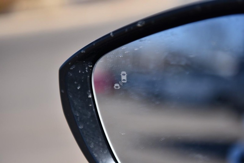 Honda Civic Hatchback Vehicle Image 09
