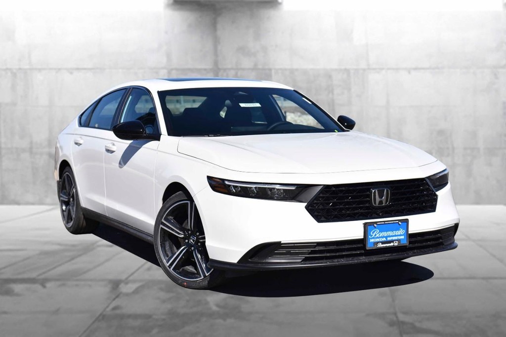 Honda Accord Hybrid Vehicle Image 02