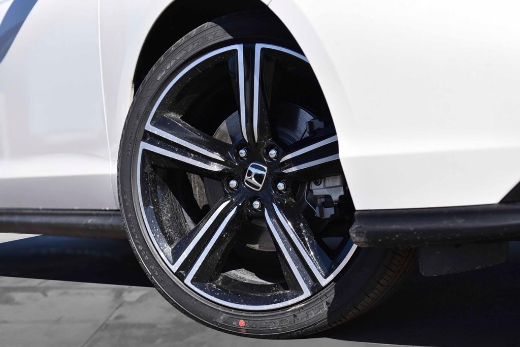 Honda Accord Hybrid Vehicle Image 03