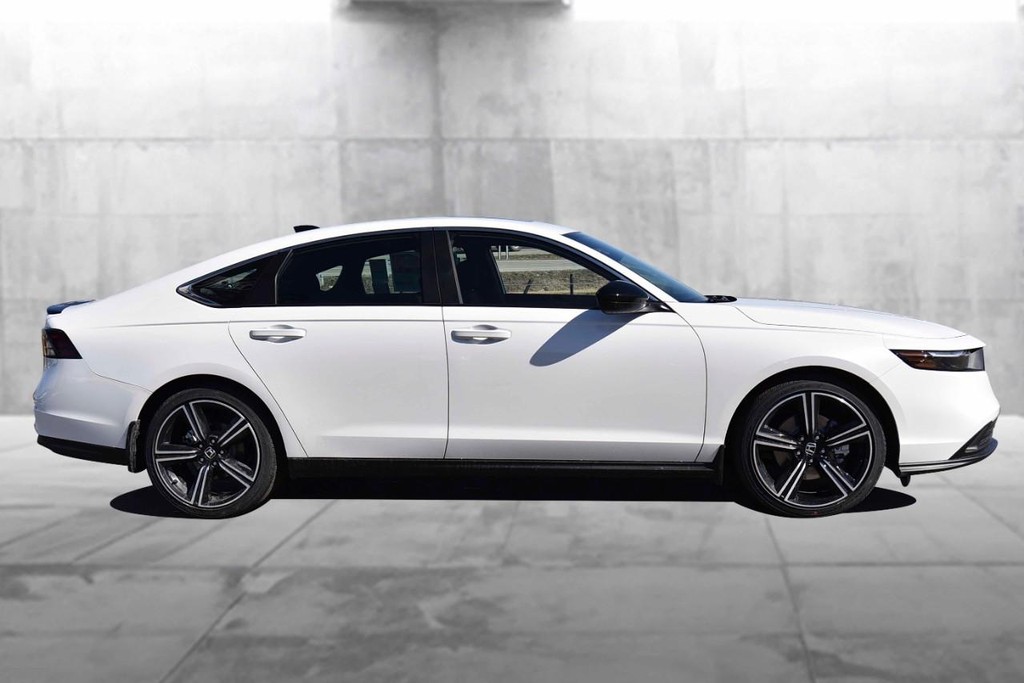 Honda Accord Hybrid Vehicle Image 05