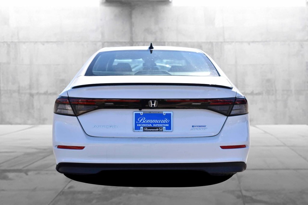 Honda Accord Hybrid Vehicle Image 06