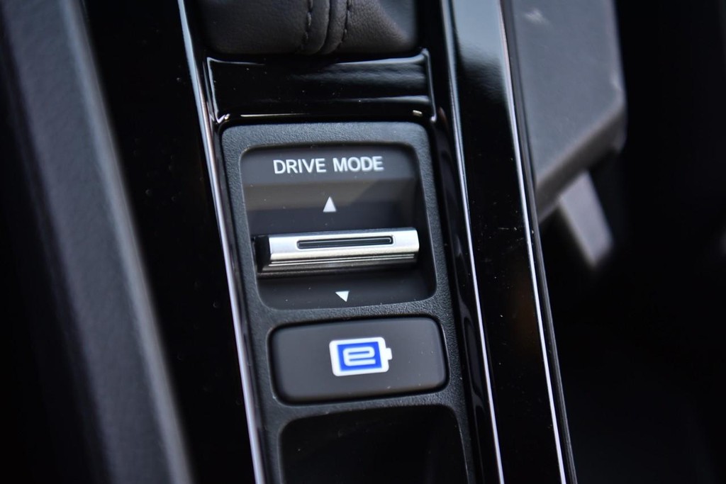 Honda Accord Hybrid Vehicle Image 15