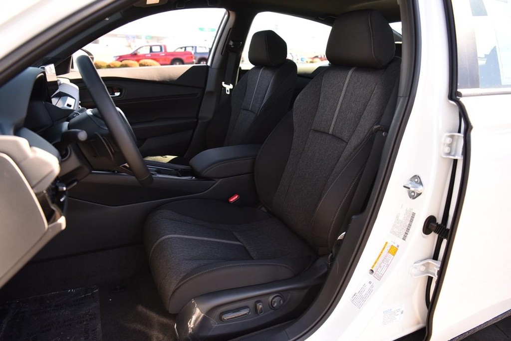 Honda Accord Hybrid Vehicle Image 19