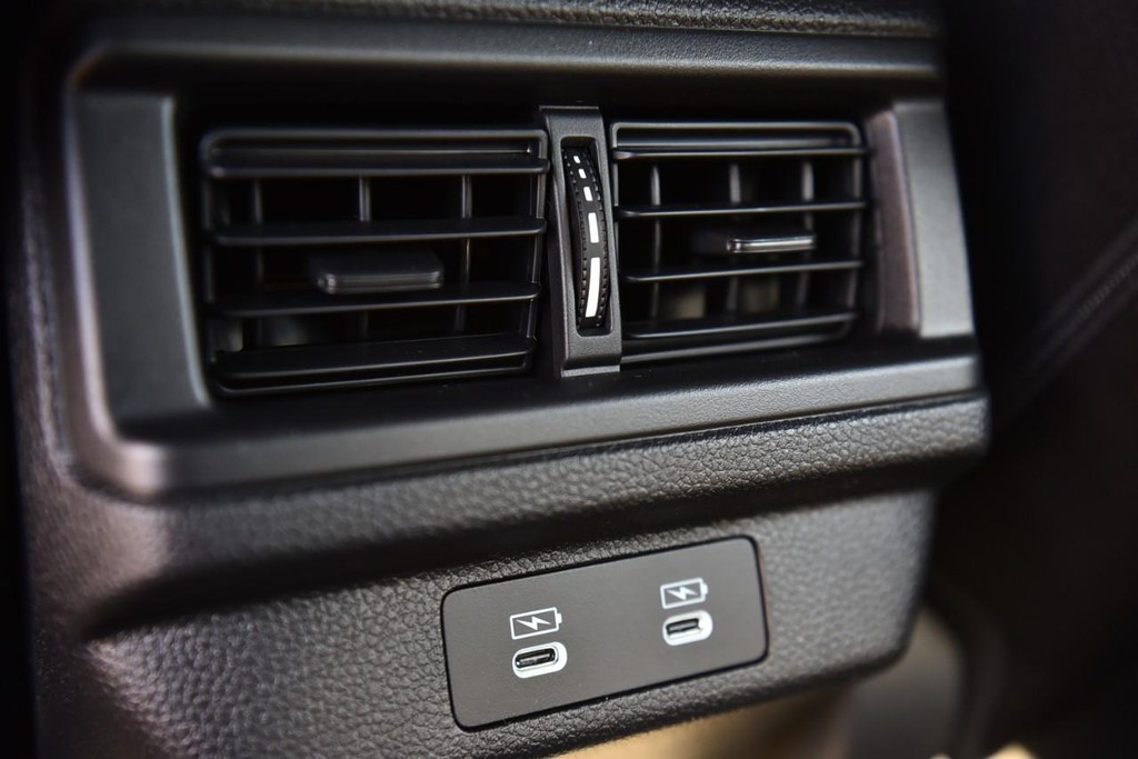 Honda Accord Hybrid Vehicle Image 23