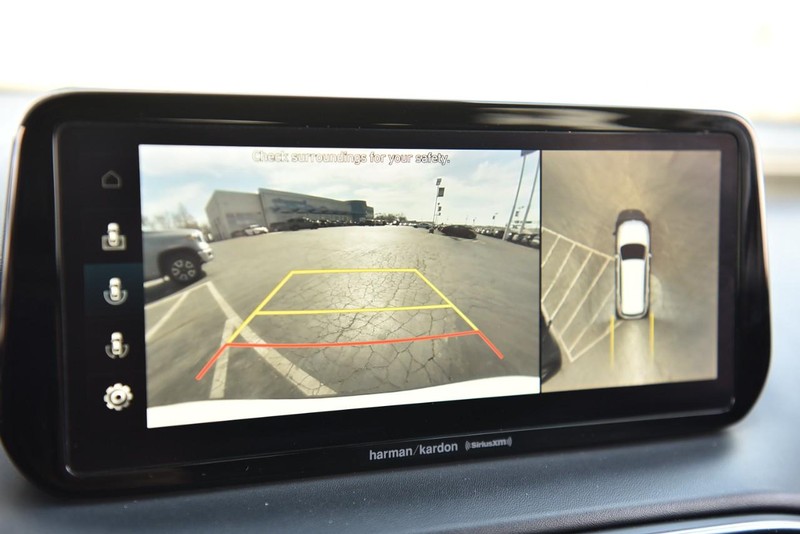 Hyundai Santa Fe Vehicle Image 13