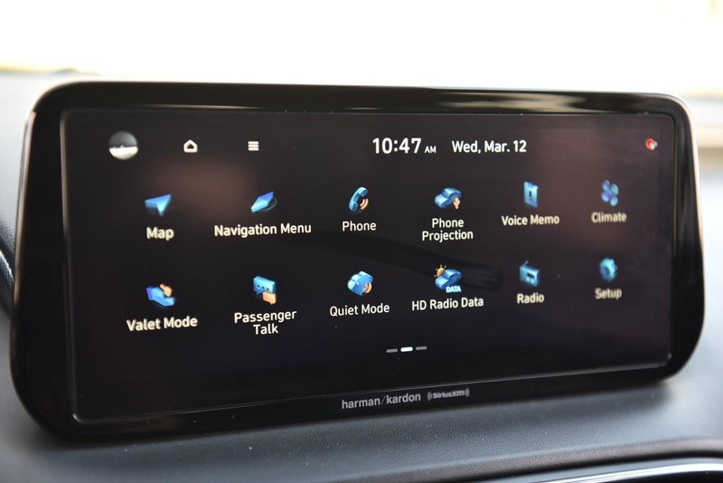 Hyundai Santa Fe Vehicle Image 17