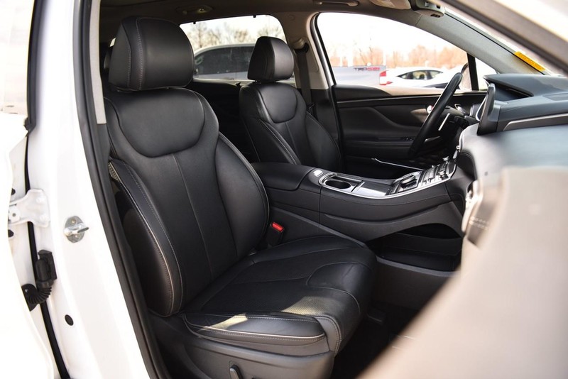 Hyundai Santa Fe Vehicle Image 21