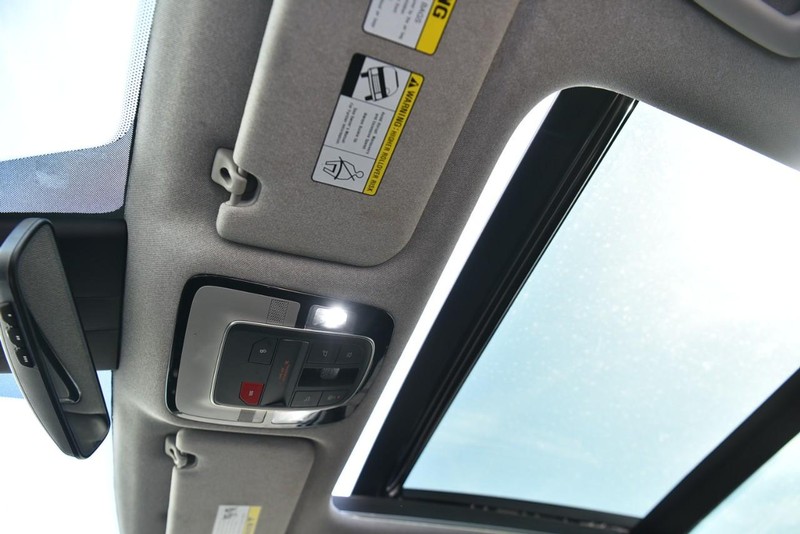 Hyundai Santa Fe Vehicle Image 22