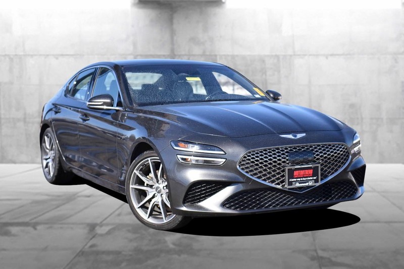 Genesis G70 Vehicle Image 02