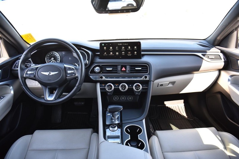 Genesis G70 Vehicle Image 07