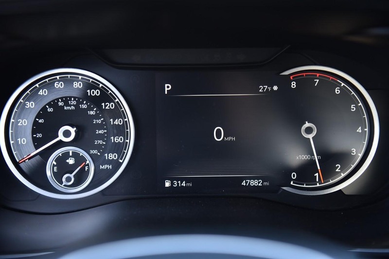 Genesis G70 Vehicle Image 11