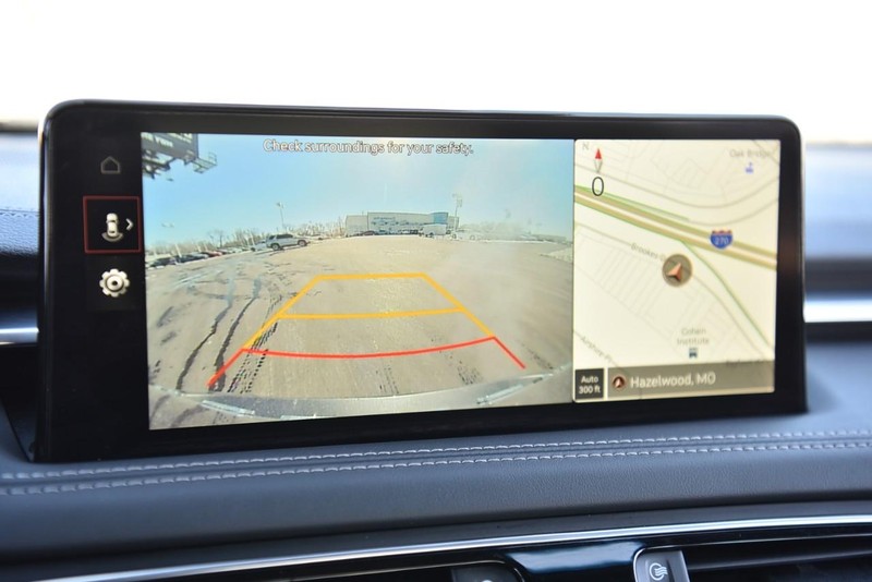 Genesis G70 Vehicle Image 12