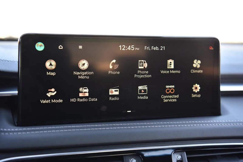 Genesis G70 Vehicle Image 16