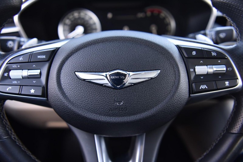 Genesis G70 Vehicle Image 18