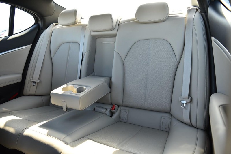 Genesis G70 Vehicle Image 21