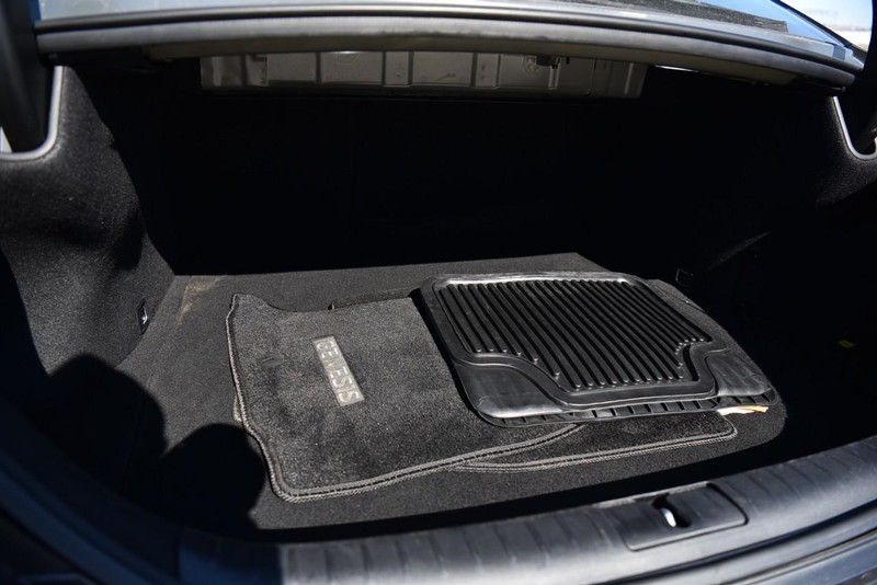 Genesis G70 Vehicle Image 23