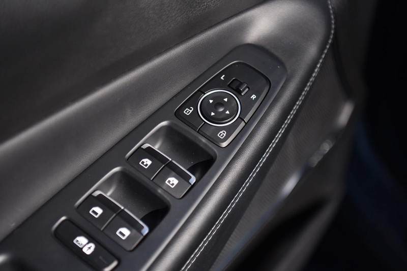 Hyundai Santa Fe Hybrid Vehicle Image 08