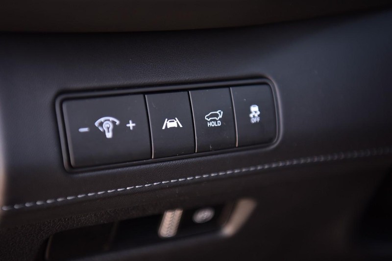 Hyundai Santa Fe Hybrid Vehicle Image 11