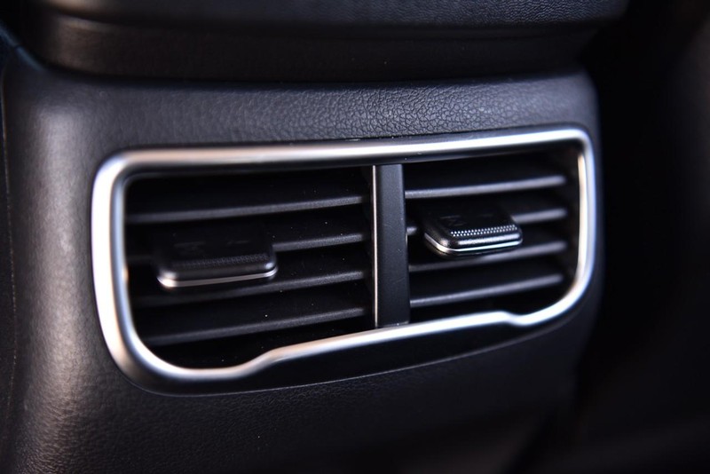 Hyundai Santa Fe Hybrid Vehicle Image 23