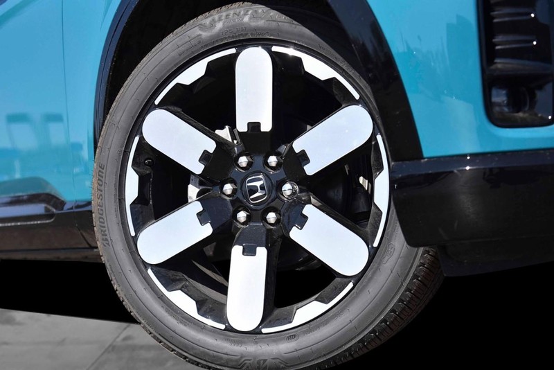 Honda Prologue Vehicle Image 03