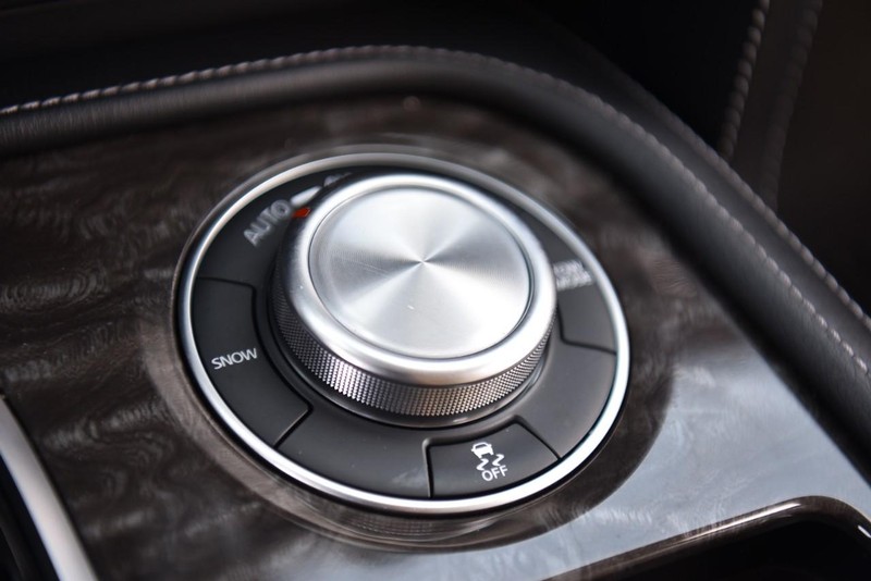 Nissan Armada Vehicle Image 17