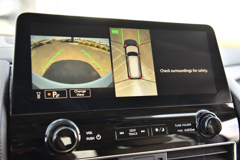 Nissan Armada Vehicle Image 21