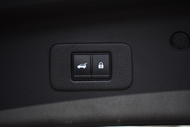 Nissan Armada Vehicle Image 36