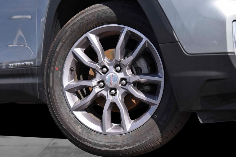 GMC Terrain Vehicle Image 03