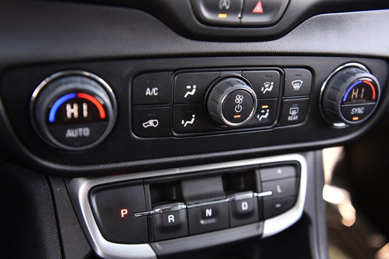 GMC Terrain Vehicle Image 15