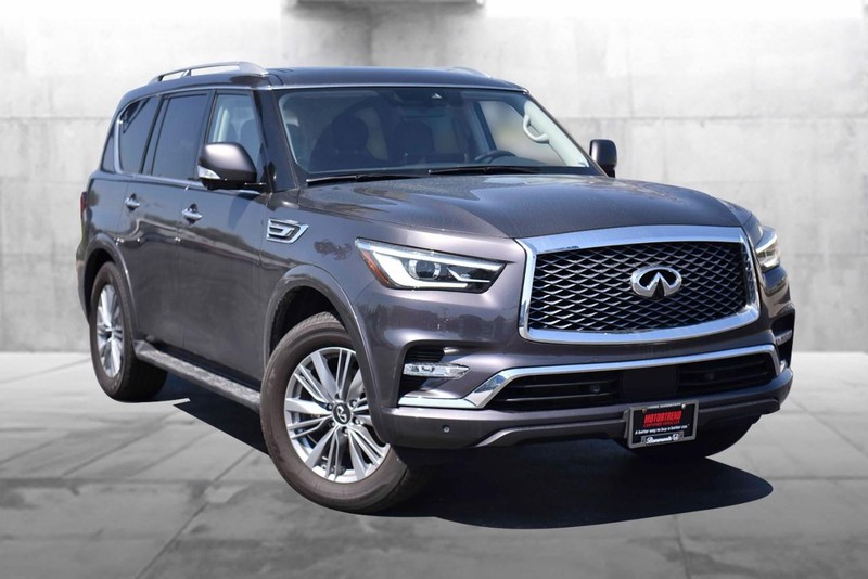 INFINITI QX80 Vehicle Image 02