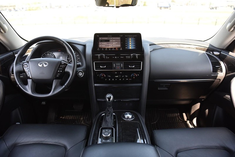 INFINITI QX80 Vehicle Image 07