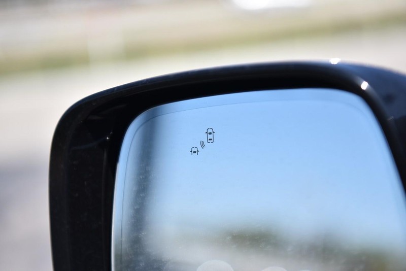 INFINITI QX80 Vehicle Image 10