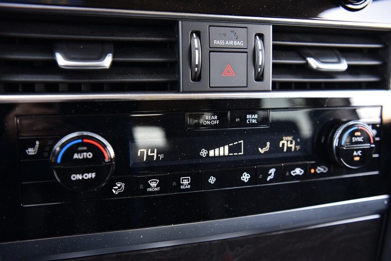 INFINITI QX80 Vehicle Image 14