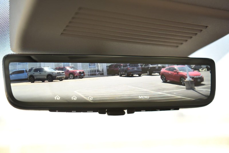 INFINITI QX80 Vehicle Image 23