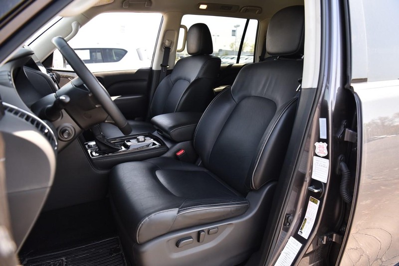 INFINITI QX80 Vehicle Image 24
